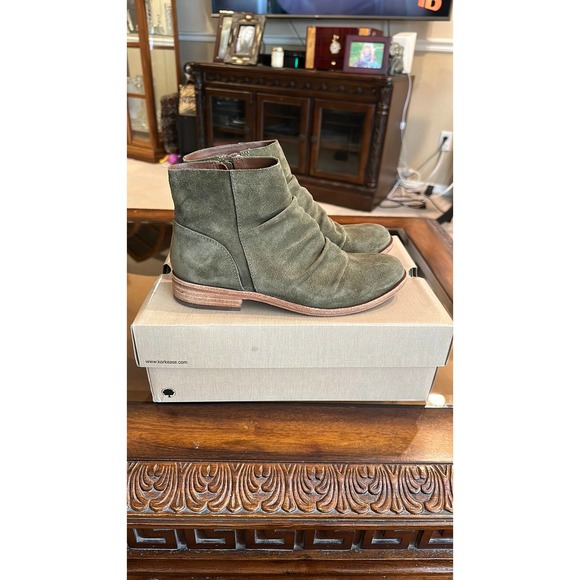 Women’s Kork-Ease Giba Genuine Suede Ankle BootsSize 6.5